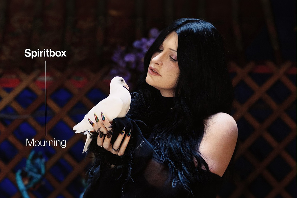 Spiritbox surprend avec le single « Mourning », juste avant sa tournée européenne