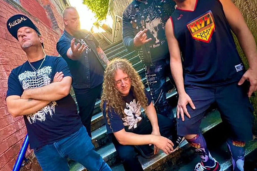 Forbidden sort son premier album en seize ans, porté par une tournée avec Heathen et Void