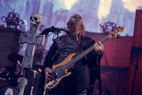 DOMINUM